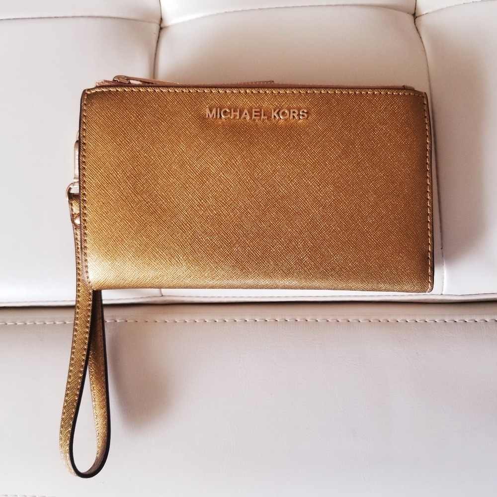NWOT Michael Kors Gold Jet Set Travel Wristlet/Clutch